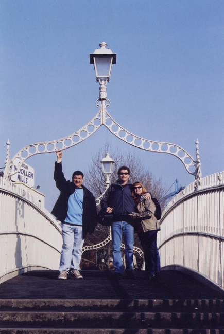 Ha' Penny Bridge